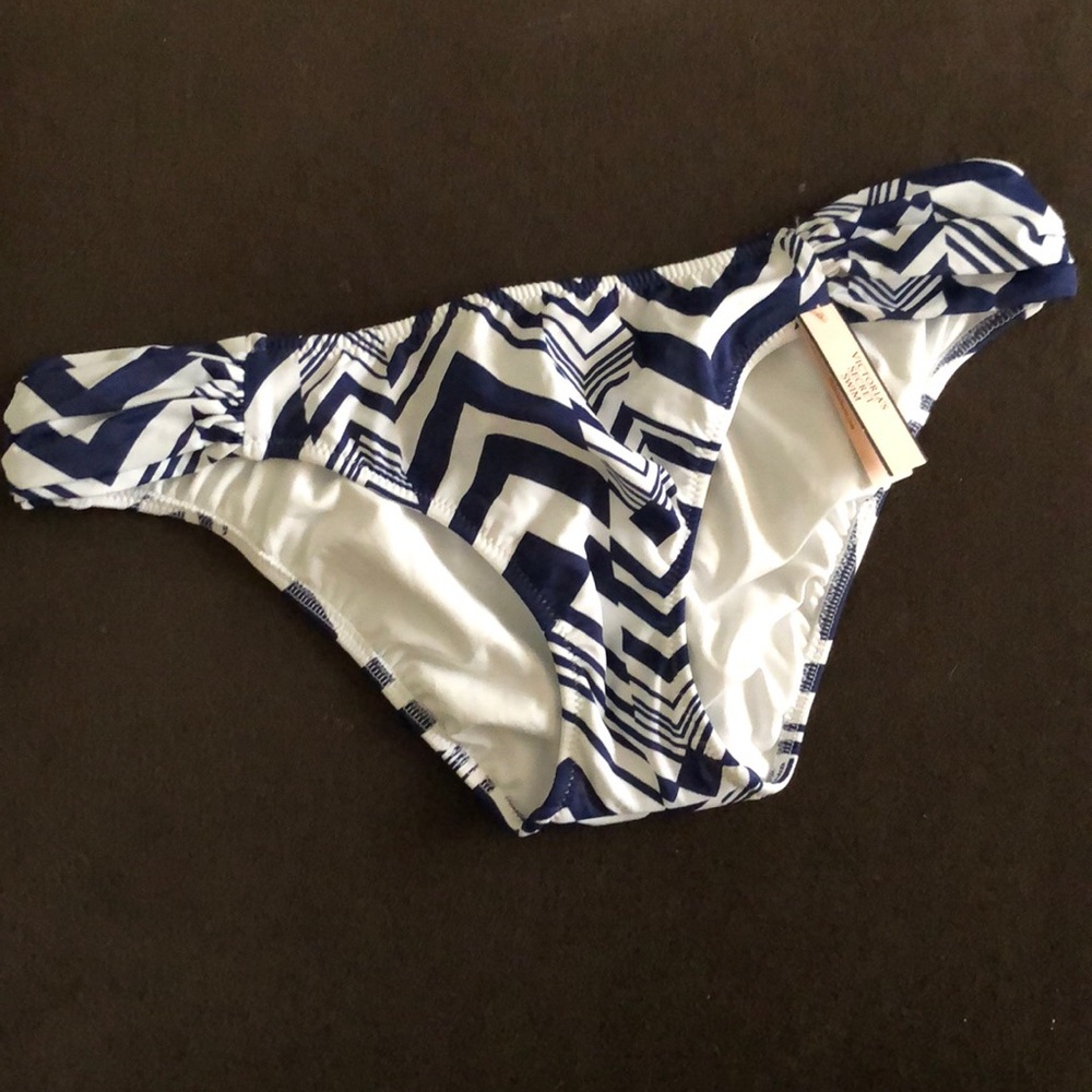 NWT Victoria’s Secret The Knockout Bikini bottom